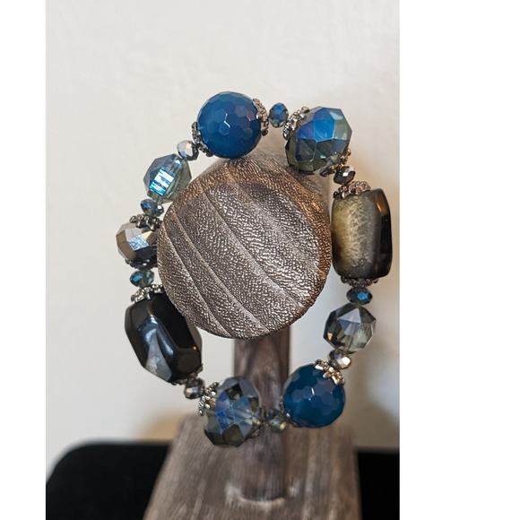 Blue Agate Faceted, Smoky Crystal and Oblong Stone Beaded Stretch Bracelet - Picture 2 of 8